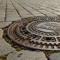 협소공간(맨홀·탱크) 작업 전·중 산소결핍/황화수소 위험 관리